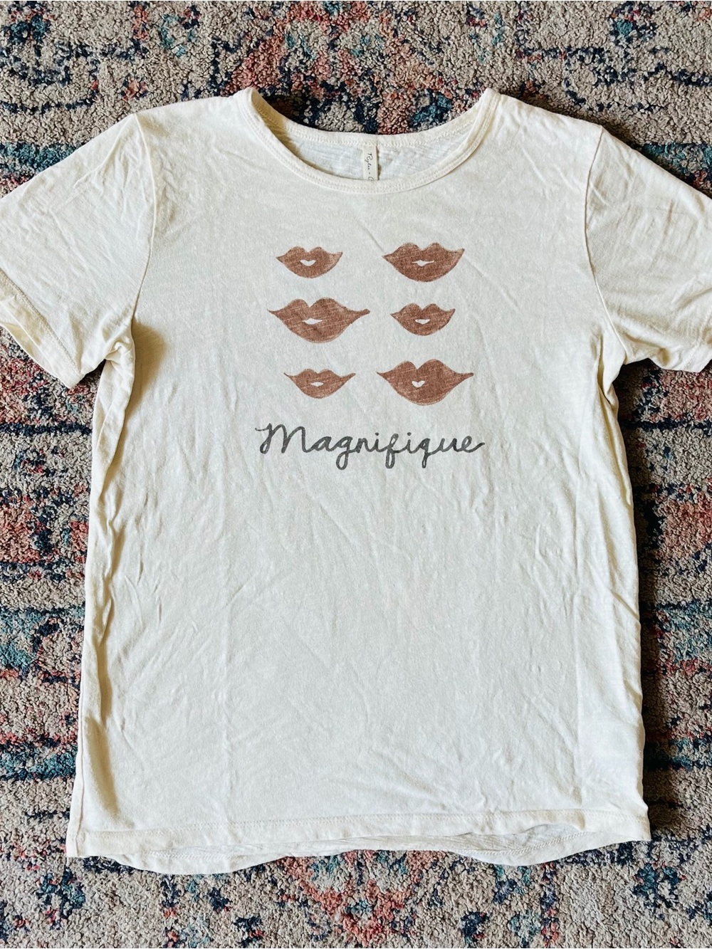 Rylee + Cru Magnifique Tee Girls 10-11 Lips Kisses French Parisienne shirt EUC